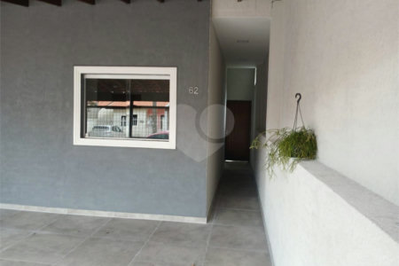 Casa de Vila à venda com 3 quartos, sendo 1 suíte, em Jardim Wanel Ville V, Sorocaba, SP
