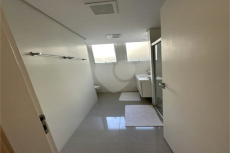 Apartamento à venda com 3 quartos, sendo 1 suíte,  em Cerqueira César, São Paulo, SP