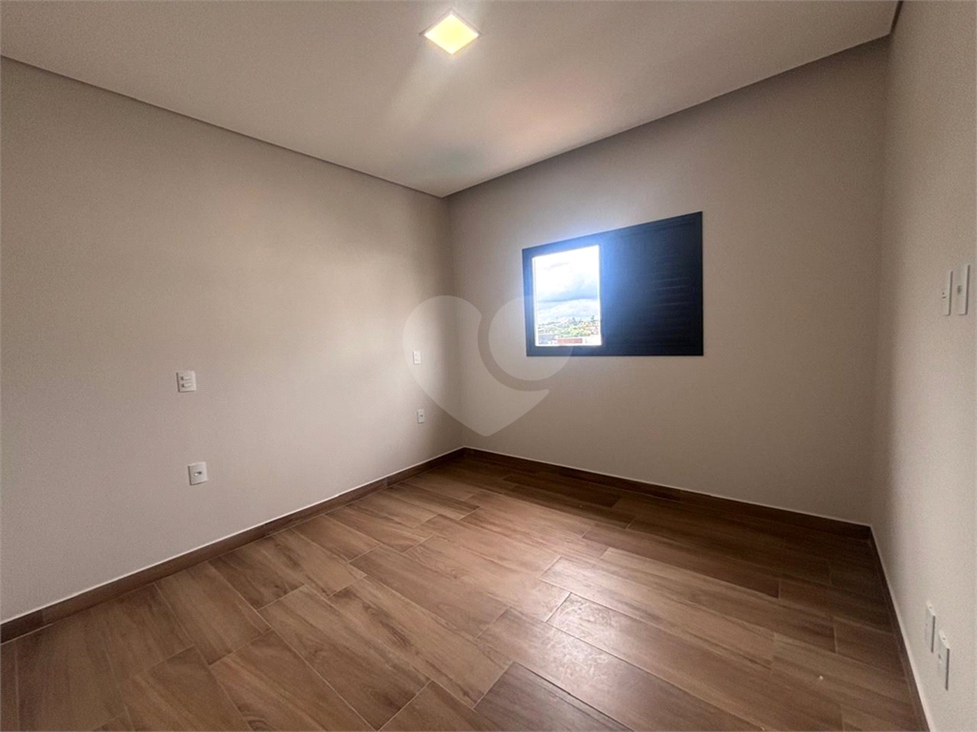 Casa à venda com 3 suítes no condomínio Campos do Conde I e II, Sorocaba - SP