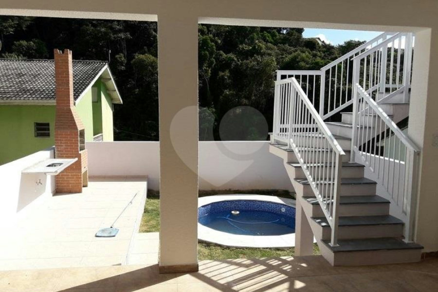 Sobrado à venda com 3 quartos, sendo 1 suíte, em Villa Verde, Franco da Rocha, SP
