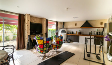 Casa à venda com 3 suítes no condomínio Solares de Bragança, São Paulo - SP