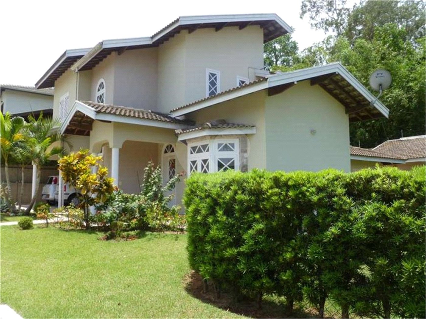Casa à venda com 3 quartos, sendo 1 suíte, no condomínio Vivenda das Vinhas, Vinhedo - SP