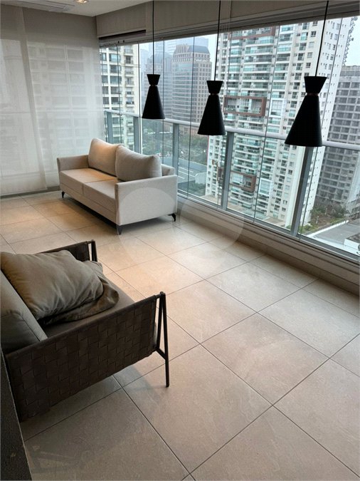 Apartamento para alugar com 3 suítes em Vila Gertrudes, São Paulo, SP