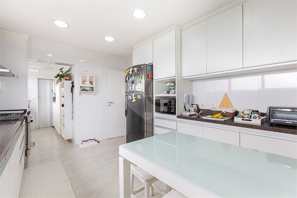 Apartamento à venda com 3 quartos, sendo 2 suítes, em Alto da Lapa, São Paulo, SP