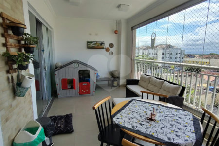 Apartamento à venda com 3 quartos, sendo 2 suítes, no Centro, Peruíbe, SP