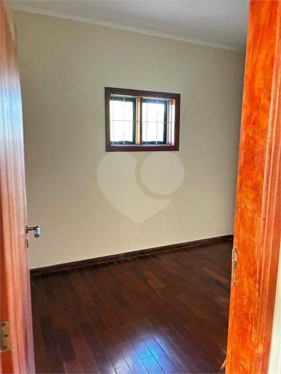 Sobrado para alugar com 4 quartos, sendo 2 suítes,  no Centro, Três Lagoas, MS