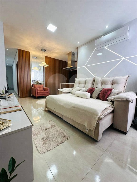 Casa à venda com 2 suítes, em Jardim Quaresmeira III, Suzano, SP
