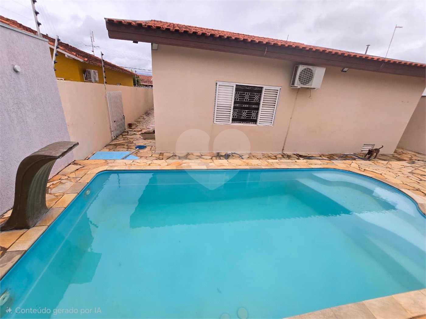 Casa à venda com 3 quartos, sendo 1 suíte,  em Jardim Shangri-lá, Itapetininga, SP