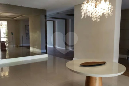 Apartamento à venda com 3 suítes em Vila Alexandria, São Paulo, SP
