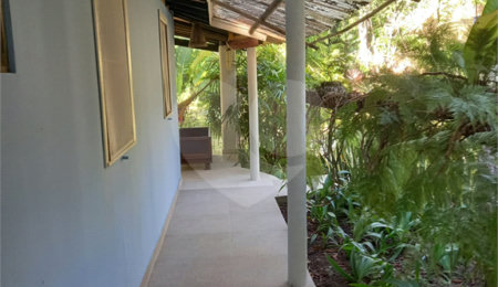 Chácara à venda com 3 quartos, sendo 1 suíte,  no Centro, Santa Cruz Cabrália, BA