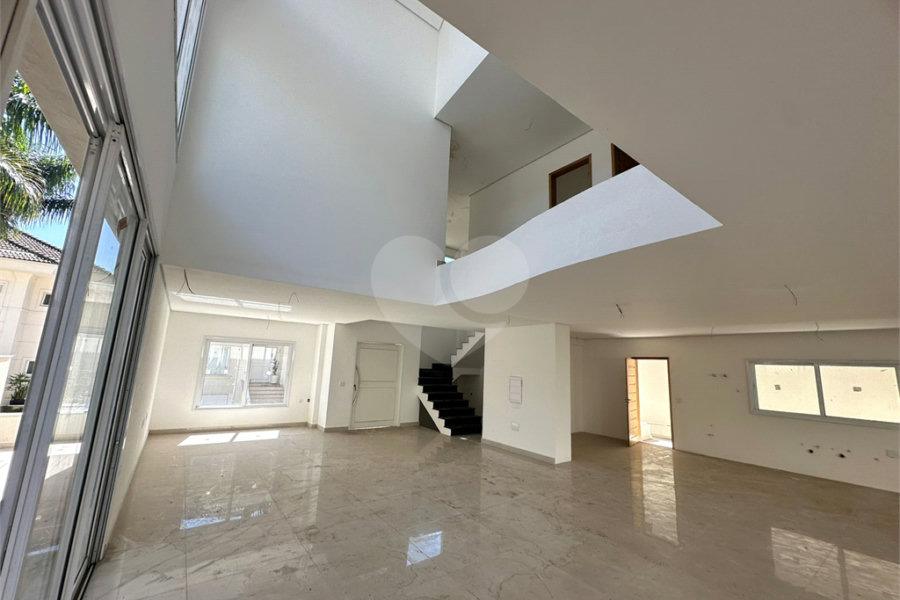 Casa à venda com 4 suítes no condomínio Villaggio Houda, São Paulo - SP