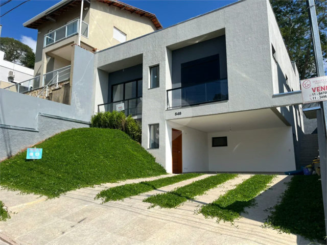 Casa à venda com 3 suítes em Chácara Roselândia, Cotia, SP