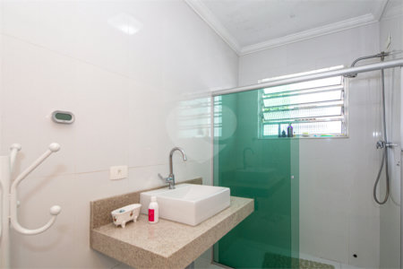 Casa à venda com 3 quartos, sendo 1 suíte, em Campo Belo, São Paulo, SP