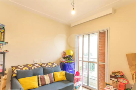 Apartamento à venda com 3 quartos, sendo 1 suíte, em Vila Anastácio, São Paulo, SP