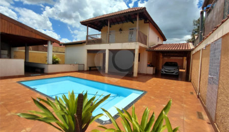 Sobrado à venda com 4 quartos, sendo 1 suíte, em Parque dos Lagos, Ribeirão Preto, SP