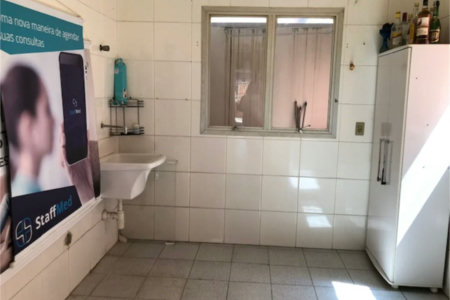 Casa à venda com 4 quartos, sendo 2 suítes,  em Jardim Leonor, São Paulo, SP