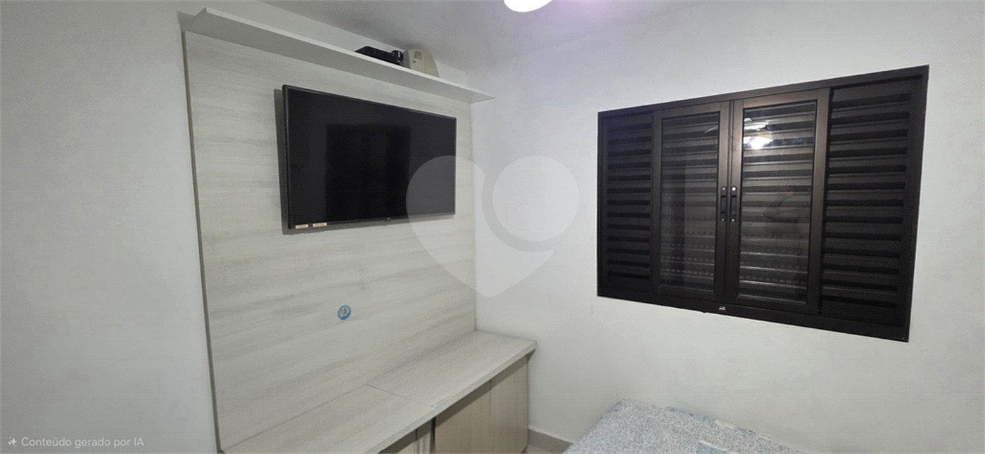Sobrado à venda com 3 quartos em Santa Terezinha, São Paulo, SP