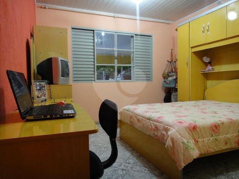 Casa à venda com 3 quartos, sendo 2 suítes, em Jardim Taboão, São Paulo, SP