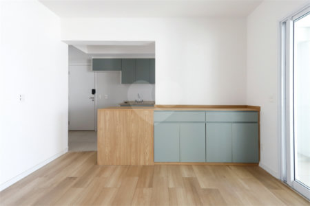 Apartamento à venda com 3 suítes em Vila Anastácio, São Paulo, SP
