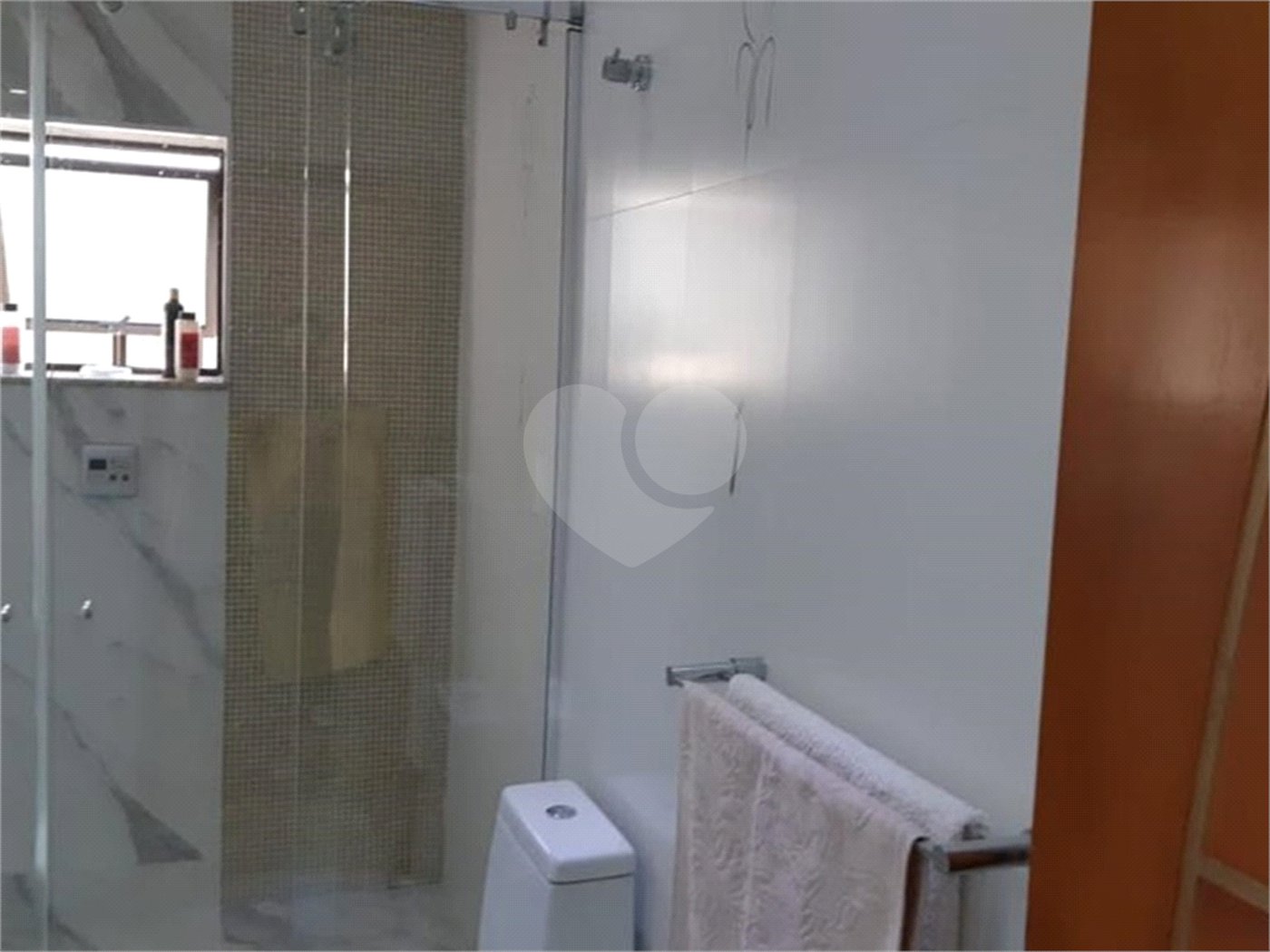 Sobrado à venda com 4 quartos, sendo 1 suíte, em Vila Guilherme, São Paulo, SP