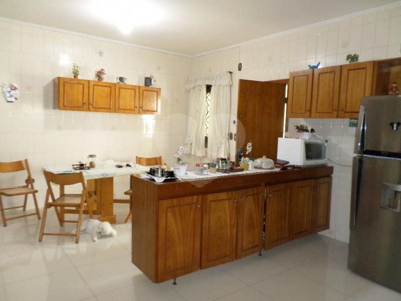 Sobrado à venda com 4 quartos, sendo 2 suítes,  em Interlagos, São Paulo, SP