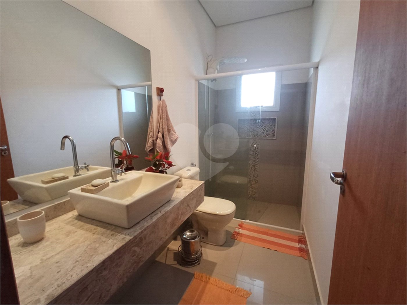 Sobrado à venda com 3 quartos, sendo 1 suíte, em Jardim Solar do Bosque, Sorocaba, SP