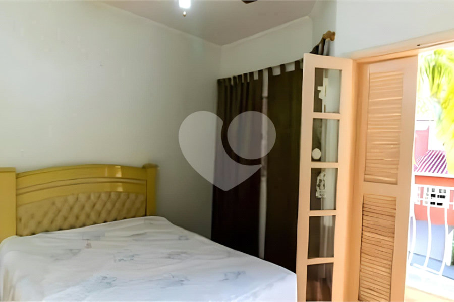 Casa à venda com 2 quartos, sendo 1 suíte,  no condomínio Village Palmas, São Paulo - SP