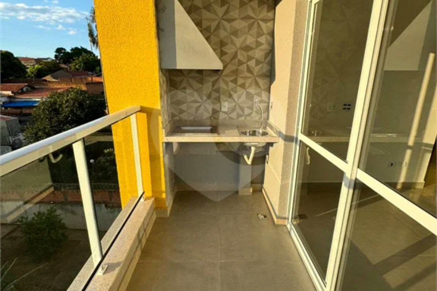 Vende-se apartamento no Edifício Residencial Flor do Ipê
