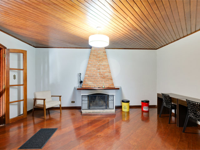 Casa Térrea à venda com 5 quartos, sendo 2 suítes,  em Alto da Boa Vista, São Paulo, SP