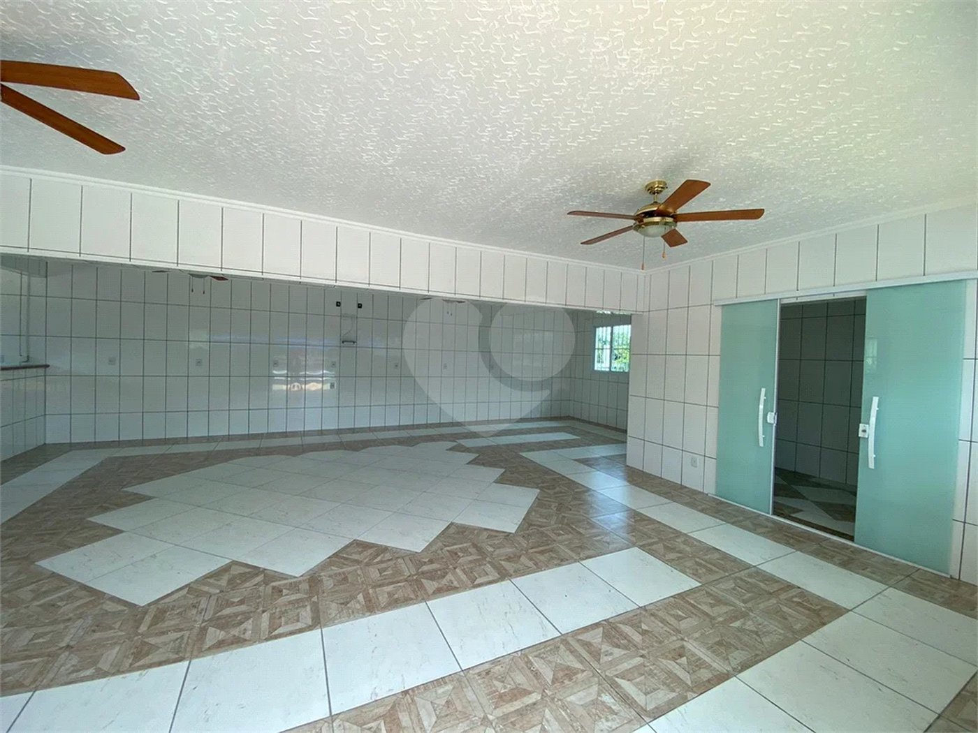 Casa à venda com 6 quartos, sendo 1 suíte, no condomínio Horizonte Azul I, Itupeva - SP