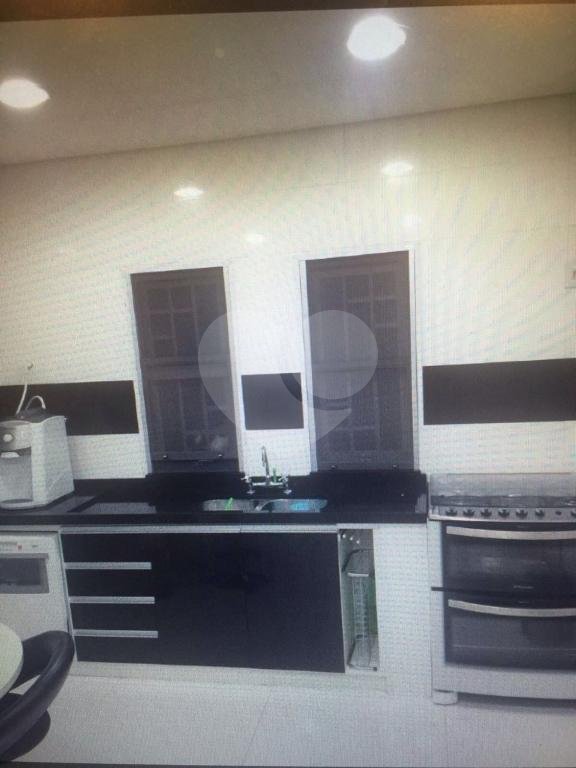 Sobrado à venda com 4 quartos, sendo 2 suítes, em Jaraguá, São Paulo, SP