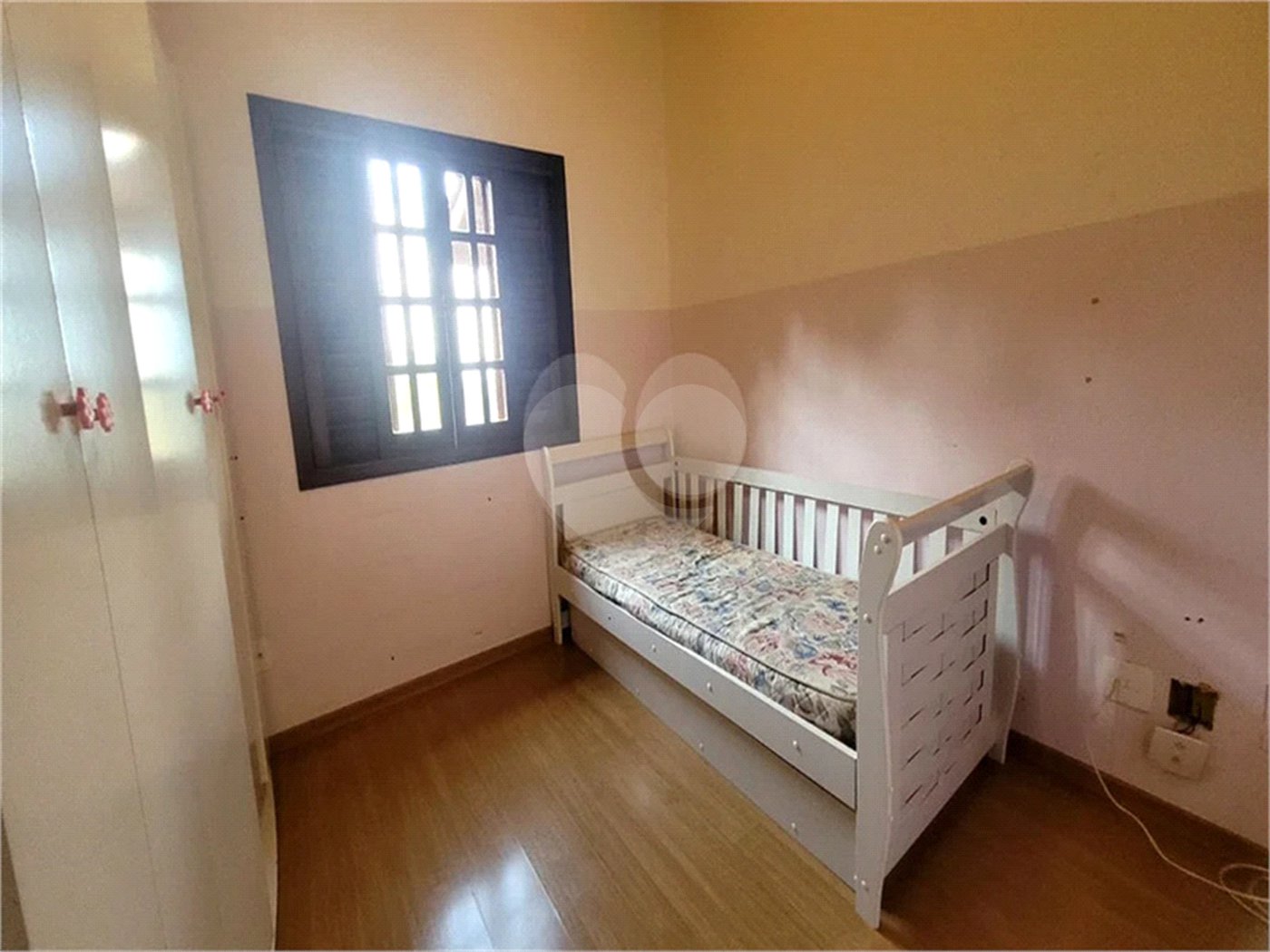 Casa à venda com 4 quartos, sendo 1 suíte, no condomínio Alpes da Cantareira, Mairiporã - SP