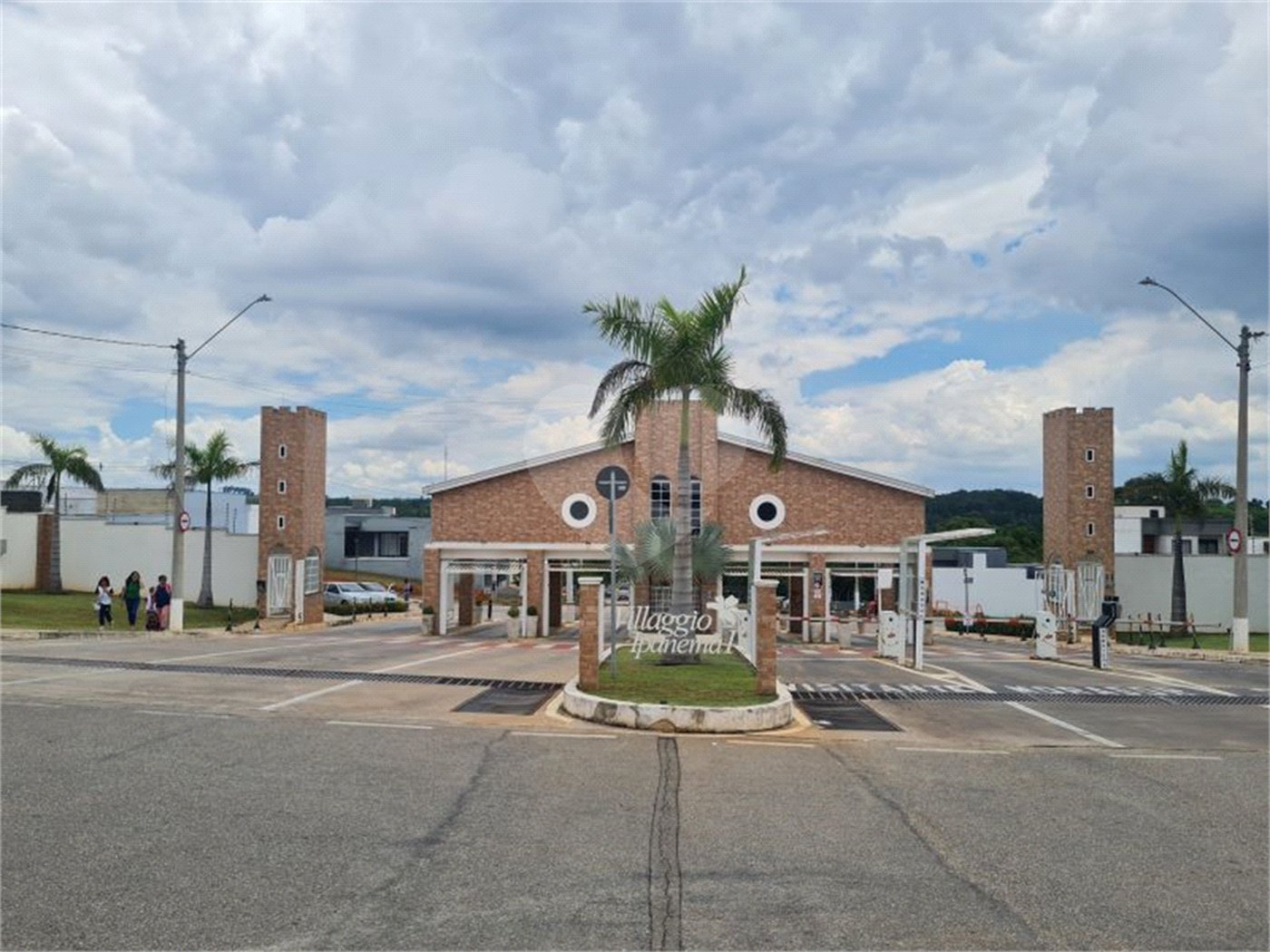 Casa à venda com 3 quartos, sendo 1 suíte,  no condomínio Jardim Residencial Villagio Ipanema I, Sorocaba - SP