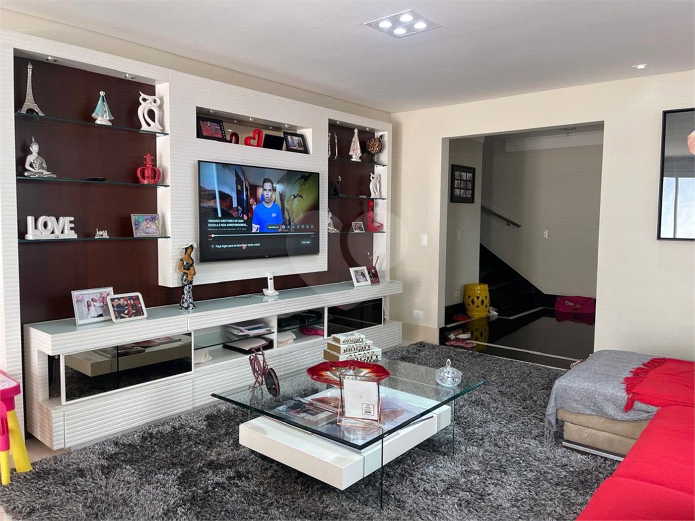 Casa à venda com 4 quartos, sendo 2 suítes,  no condomínio Village Place, São Paulo - SP