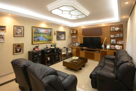 Casa à venda com 5 quartos, sendo 4 suítes, em Vila Maria Alta, São Paulo, SP