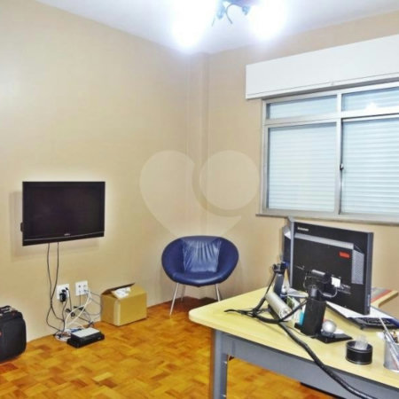 Apartamento à venda com 4 quartos, sendo 1 suíte, em Cerqueira César, São Paulo, SP