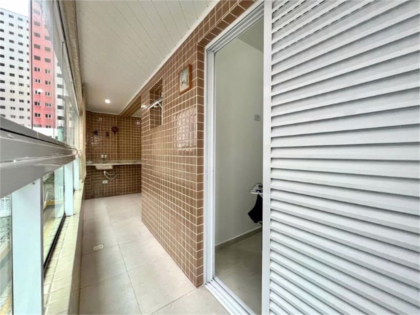 Apartamento Residencial à venda, Vila Guilhermina, Praia Grande - AP1374.