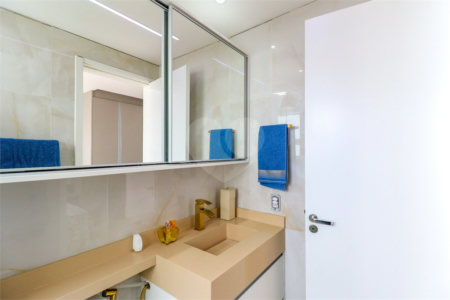 Apartamento à venda com 3 quartos, sendo 1 suíte, em Santo Amaro, São Paulo, SP