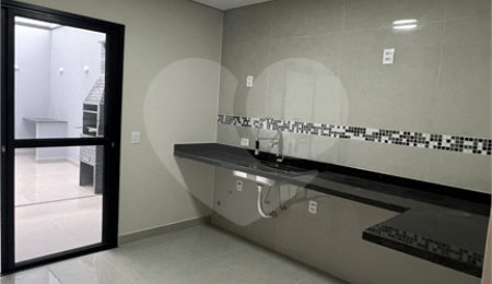 Sobrado à venda com 3 quartos, sendo 1 suíte,  em Vila Bela Vista (zona Norte), São Paulo, SP