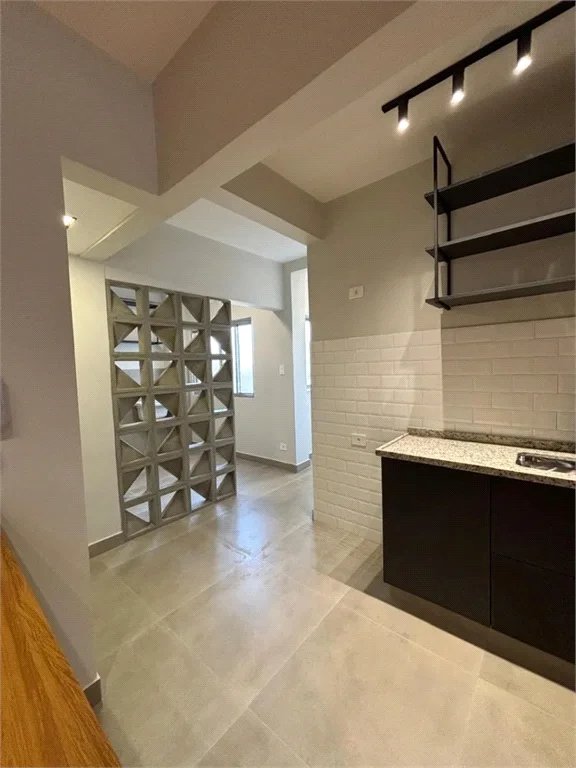 Apartamento à venda com 3 quartos, sendo 1 suíte,  em Pinheiros, São Paulo, SP
