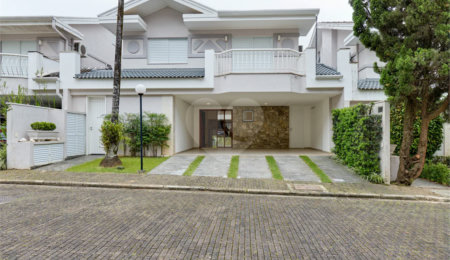 Casa à venda ou para alugar com 4 suítes no condomínio Ville de Marseille, São Paulo - SP