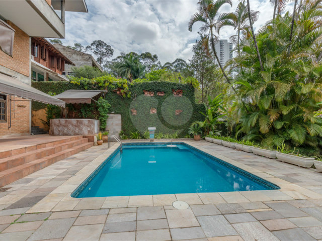 Sobrado à venda ou para alugar com 3 suítes em Jardim Marajoara, São Paulo, SP