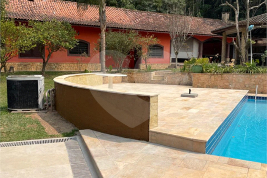 Casa à venda ou para alugar com 4 suítes no condomínio Alpes da Cantareira, Mairiporã - SP