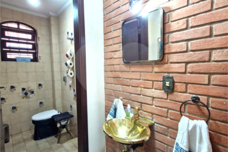 Casa à venda com 4 quartos, sendo 1 suíte, em Alto da Boa Vista, São Paulo, SP