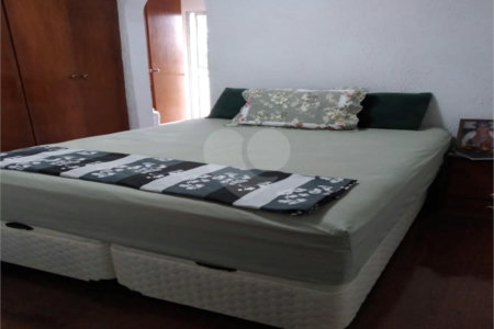 Sobrado à venda com 3 quartos, sendo 2 suítes, em Jardim Santa Emília, São Paulo, SP