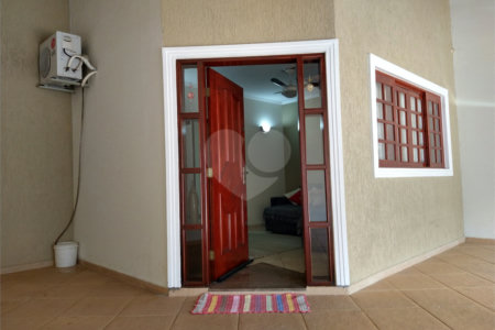 Sobrado à venda com 3 quartos, sendo 2 suítes, em Jardim Hubert, Indaiatuba, SP