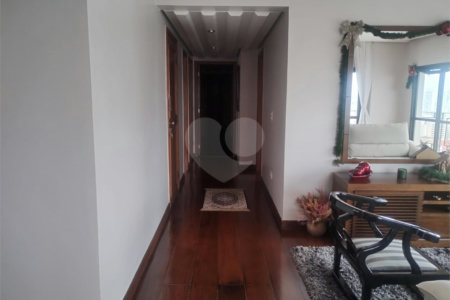 Apartamento à venda ou para alugar com 4 quartos, sendo 1 suíte,  em Vila Andrade, São Paulo, SP