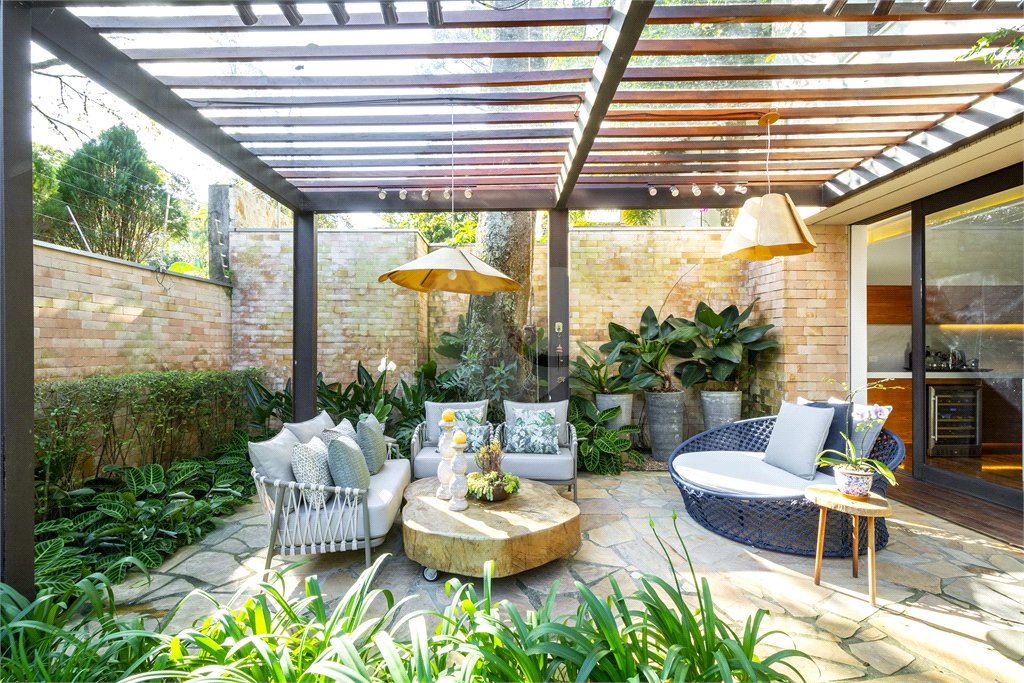 Casa à venda com 4 suítes no condomínio Vila Flora, São Paulo - SP