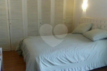 Sobrado à venda com 5 quartos, sendo 2 suítes,  em Instituto de Previdência, São Paulo, SP