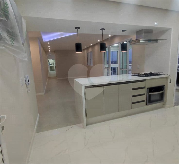 Apartamento à venda com 3 quartos, sendo 2 suítes,  em Jardim Arpoador, São Paulo, SP